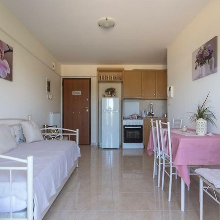 Lovely Apartment Xylokastro 2Nd Floor Екстериор снимка